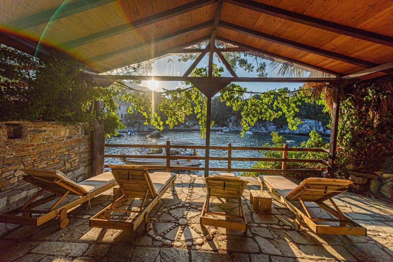 Cleopatra'S Miramare Aparthotel Дамухари Екстериор снимка